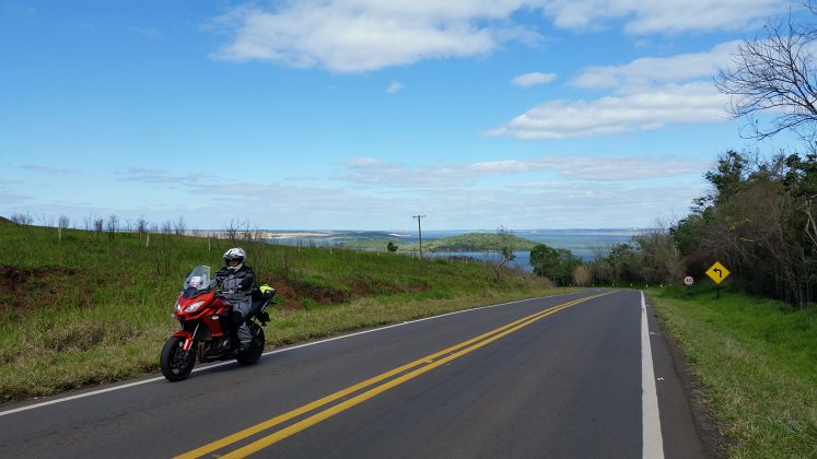 Viagem de moto: roteiro e moto têm que combinar